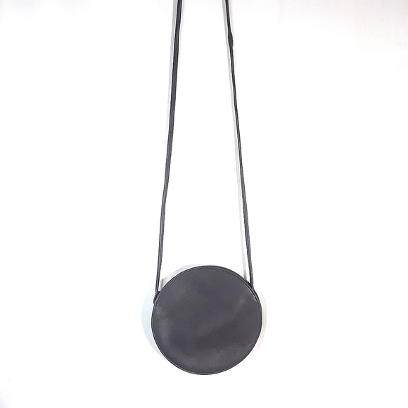 wild fable Handbags - Wild Fable black round crossbody bag